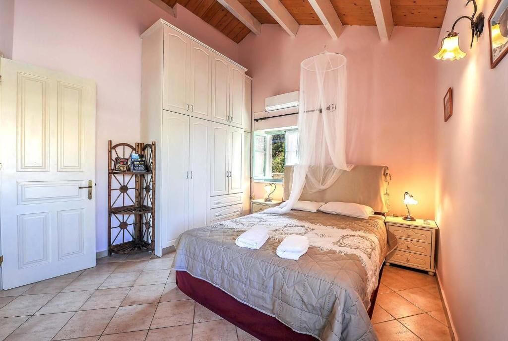 Photo of Bedroom in Koutsi
