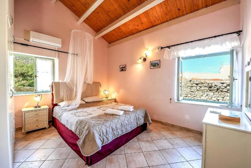 Photo of Bedroom in Koutsi