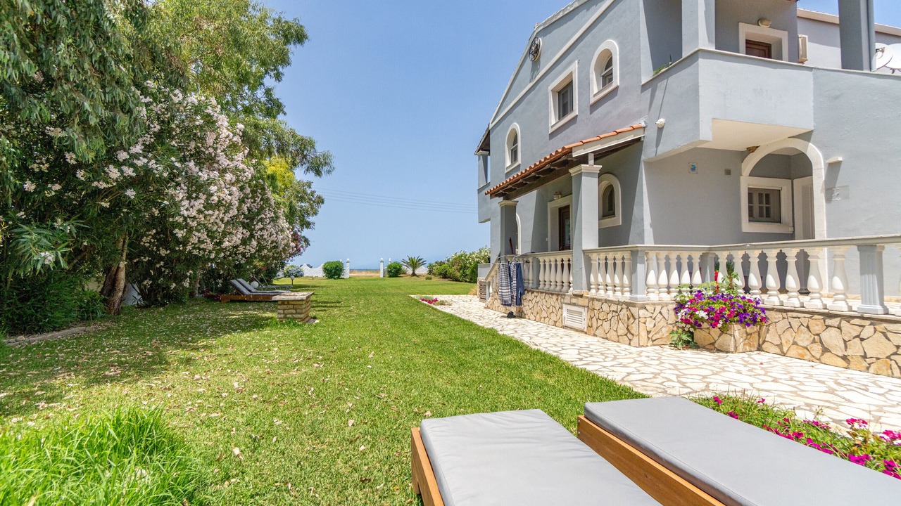 Photo of Patio Balcony in Almiros Beach
