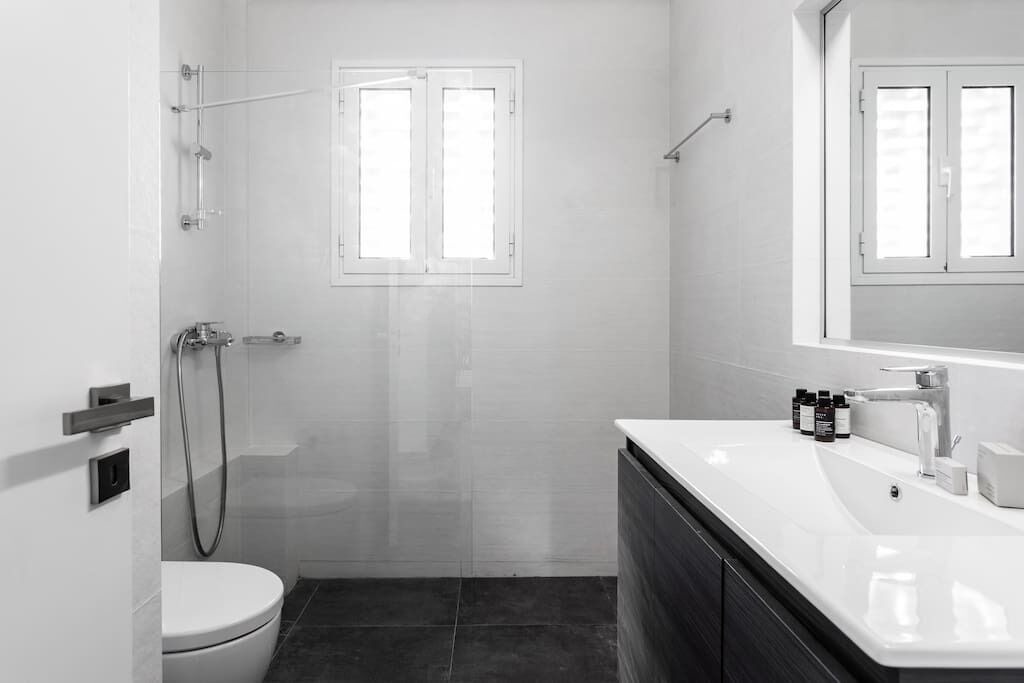Photo of Bathroom in Marousi