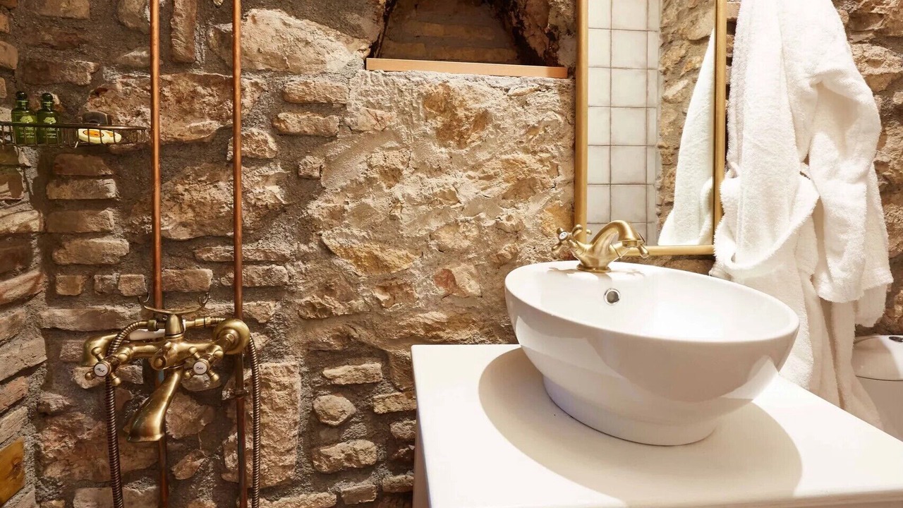 Photo of Bathroom in Thissio