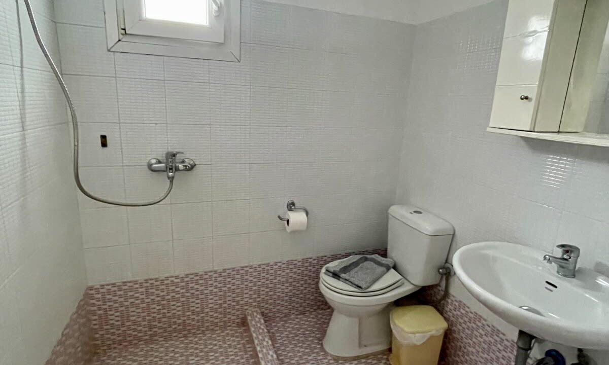Photo of Bathroom in Glastros
