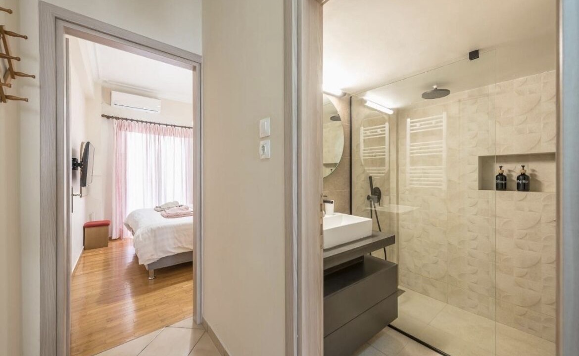 Photo of Bathroom in Ampelokipoi
