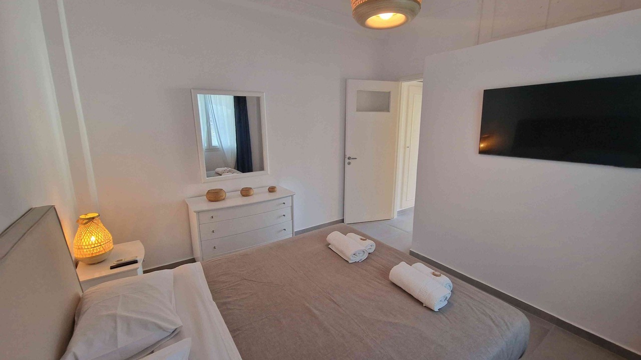 Photo of Bedroom in Paleopolis