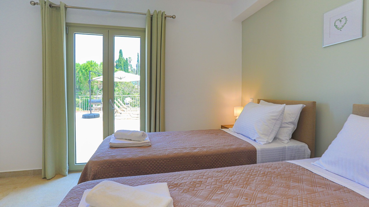 Photo of Bedroom in Petaleia