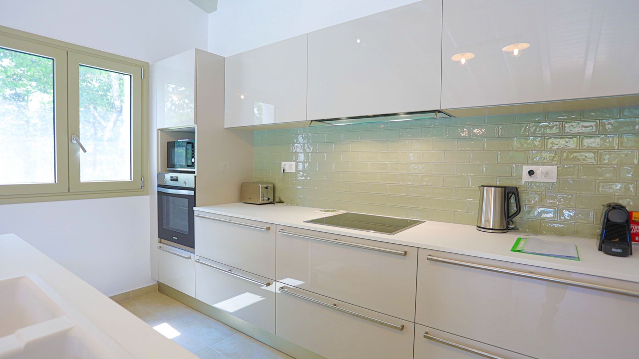 Photo of Kitchen in Petaleia