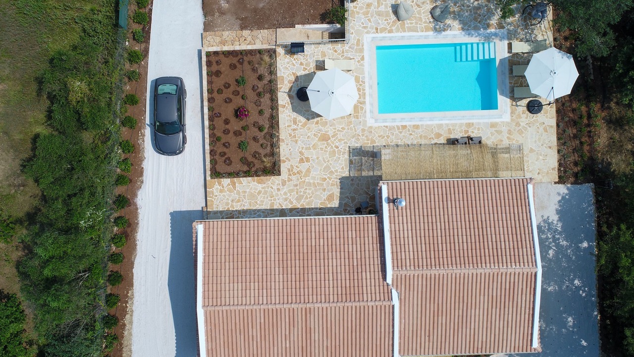 Photo of Outdoor in Petaleia