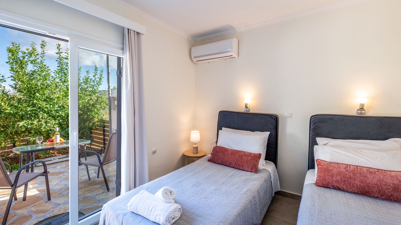 Photo of Bedroom in Petaleia