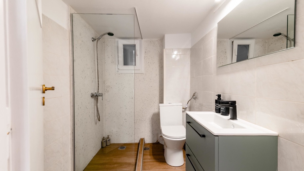 Photo of Bathroom in Exarhia