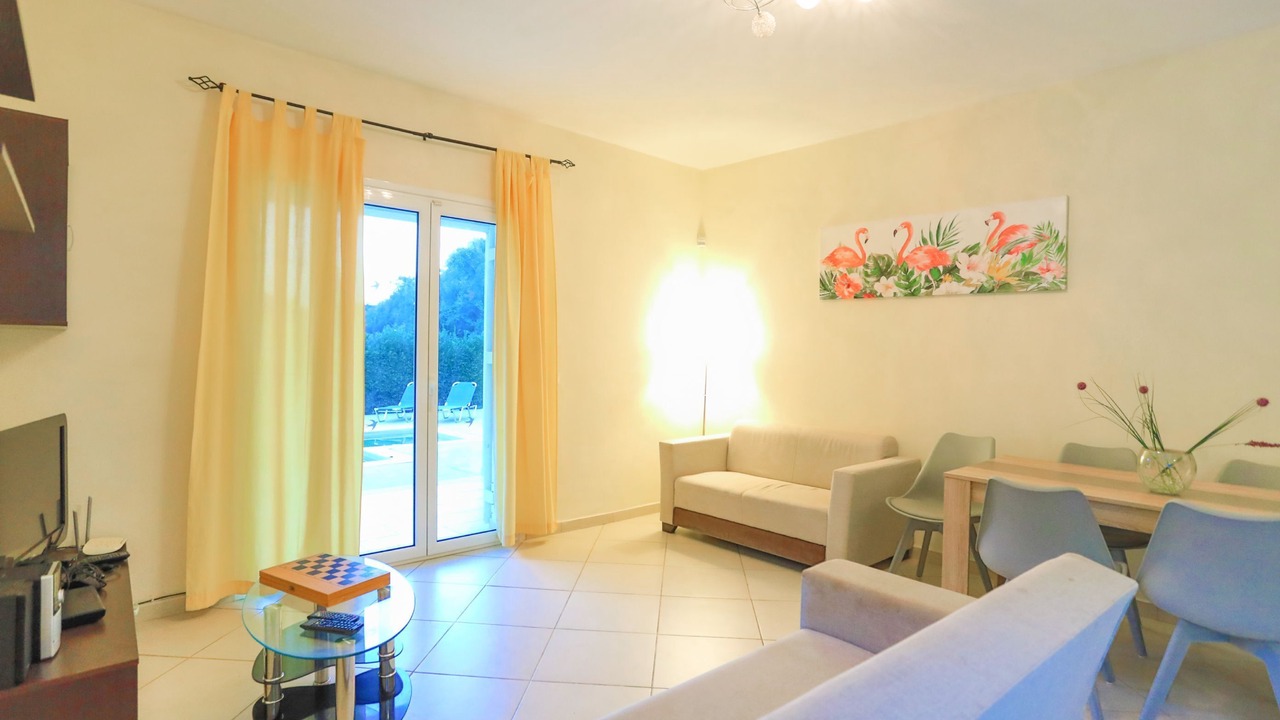 Photo of Livingroom in Petaleia