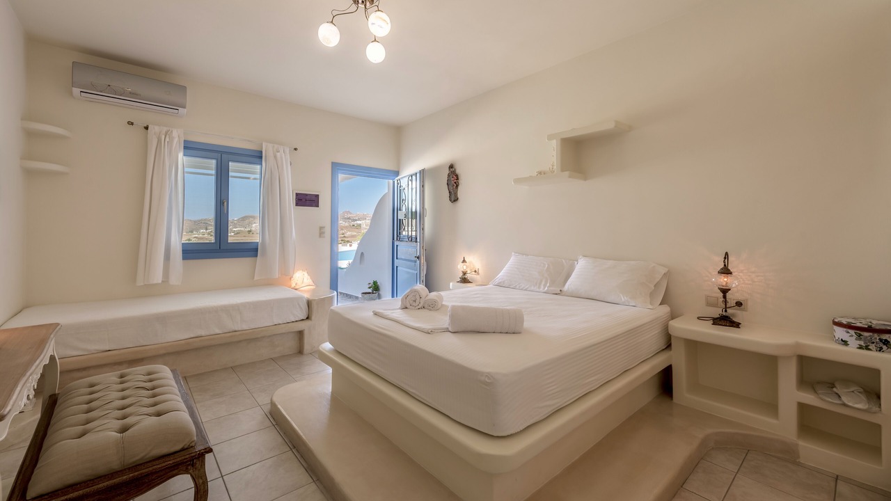 Photo of Bedroom in Adamas