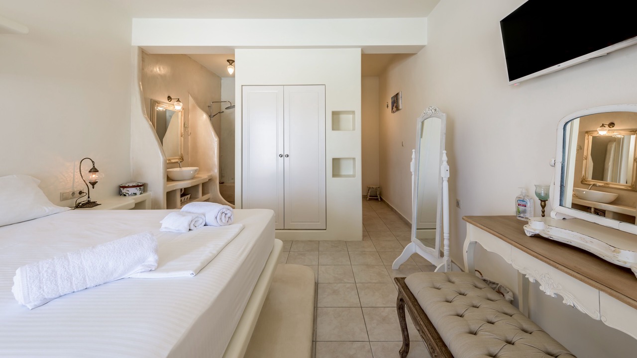 Photo of Bedroom in Adamas