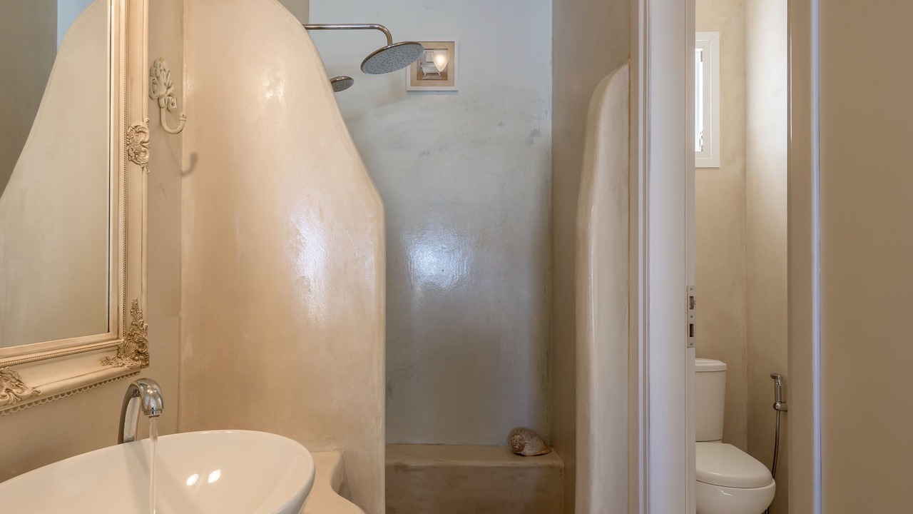 Photo of Bathroom in Adamas
