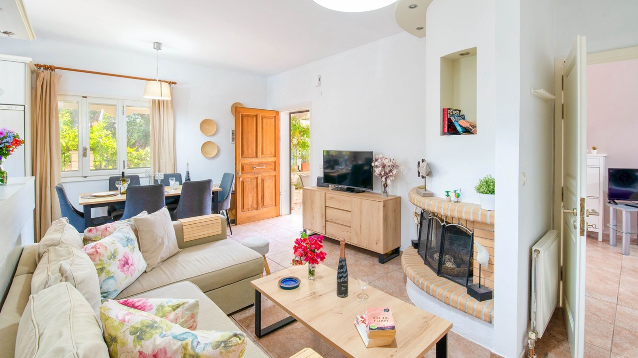 Photo of Bedroom in Koutsi