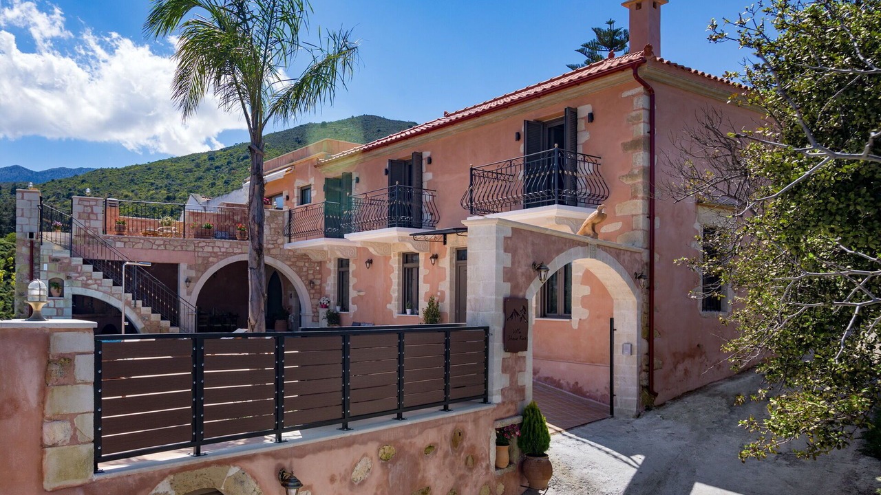 Photo of Outdoor in Tzitzifes