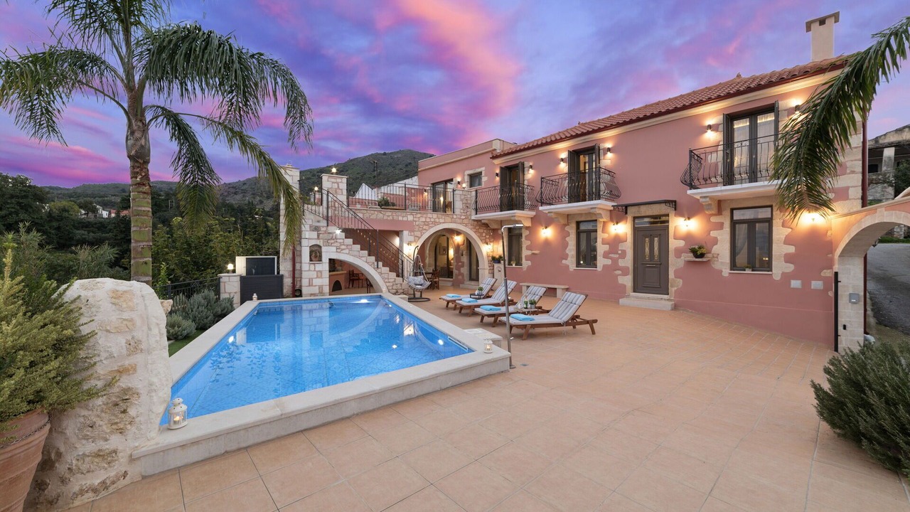 Photo of Outdoor in Tzitzifes