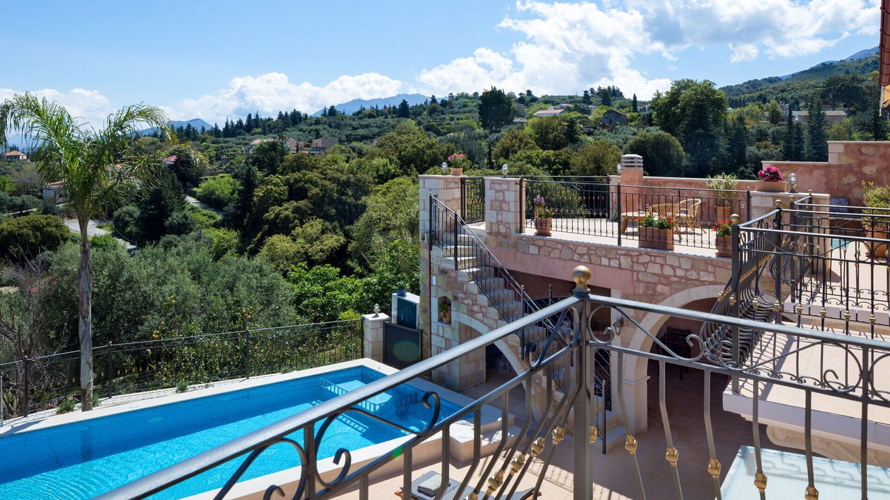 Photo of Patio Balcony in Tzitzifes
