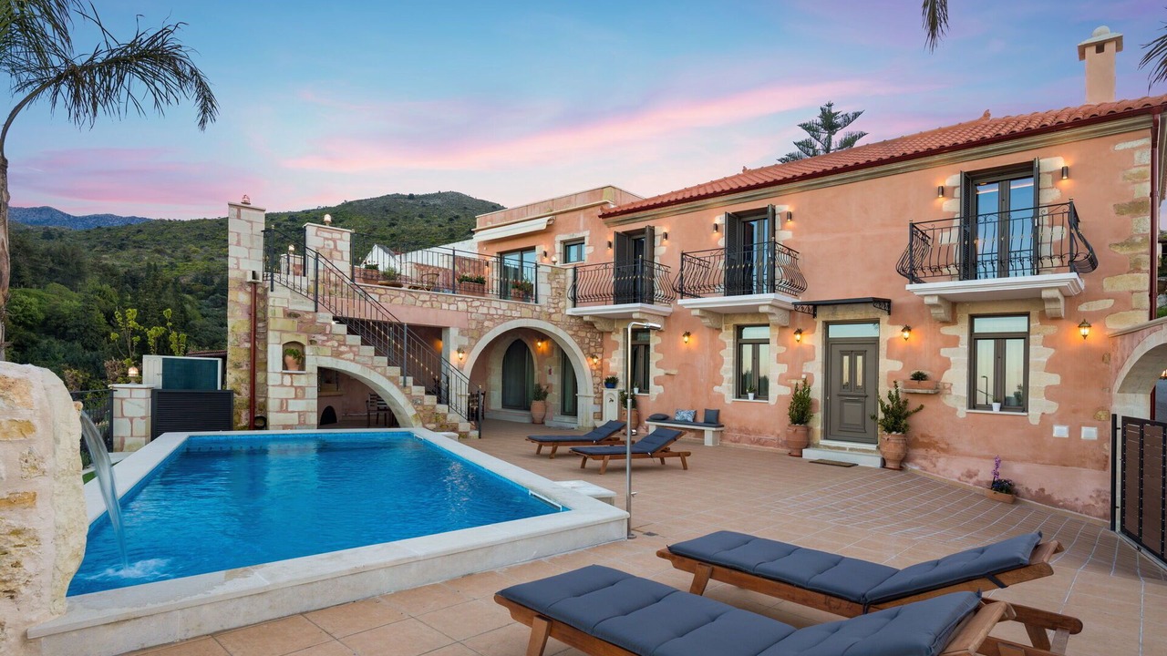 Photo of Outdoor in Tzitzifes