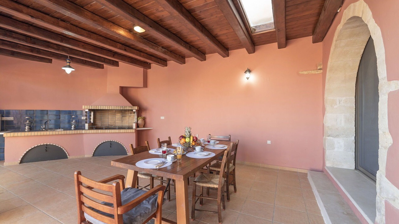 Photo of Patio Balcony in Tzitzifes