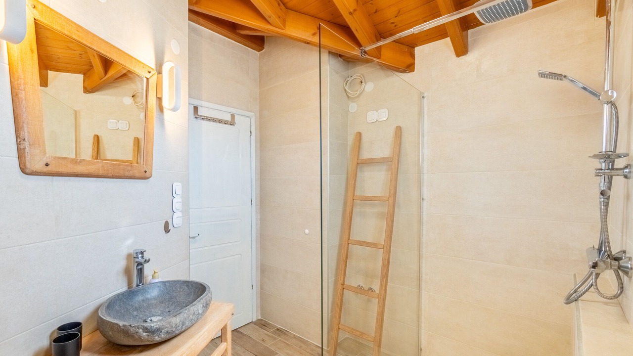 Photo of Bathroom in Petriti