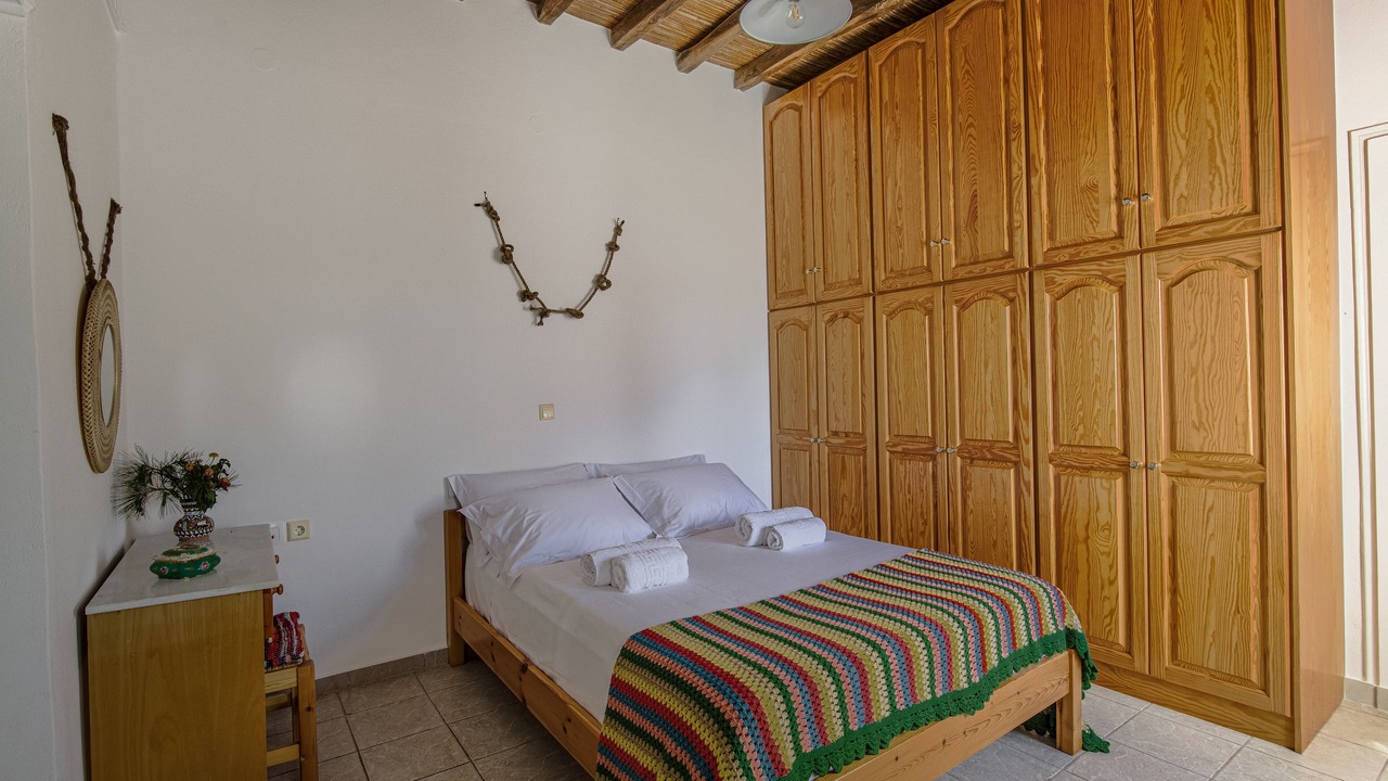 Photo of Bedroom in Drios