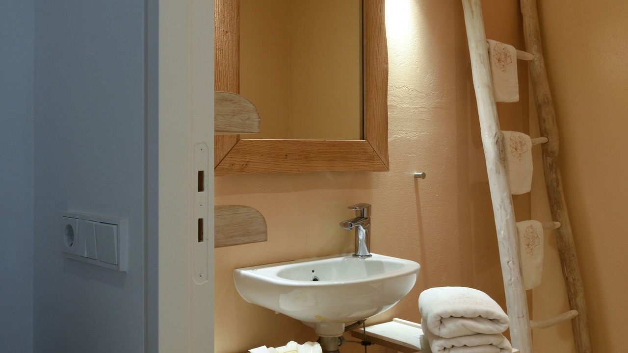 Photo of Bathroom in Ampelas