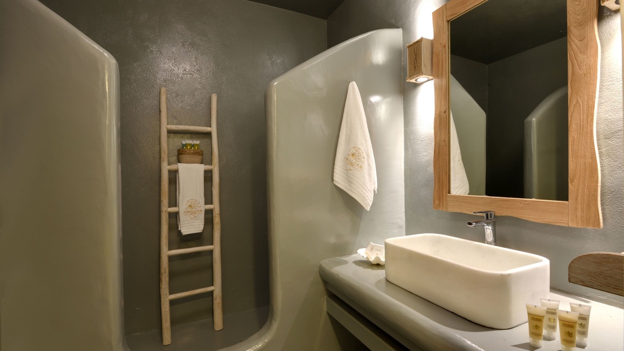 Photo of Bathroom in Ampelas