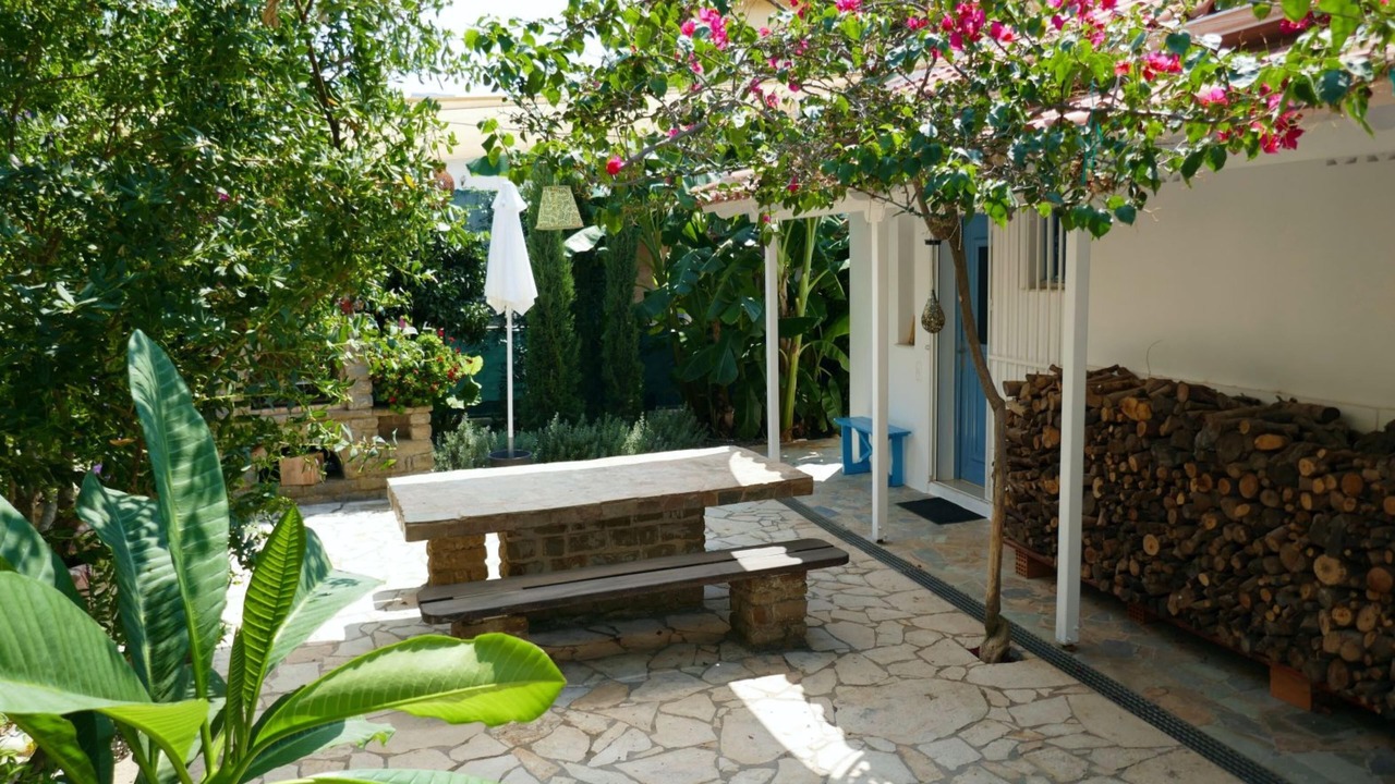Photo of Patio Balcony in Foinikounta