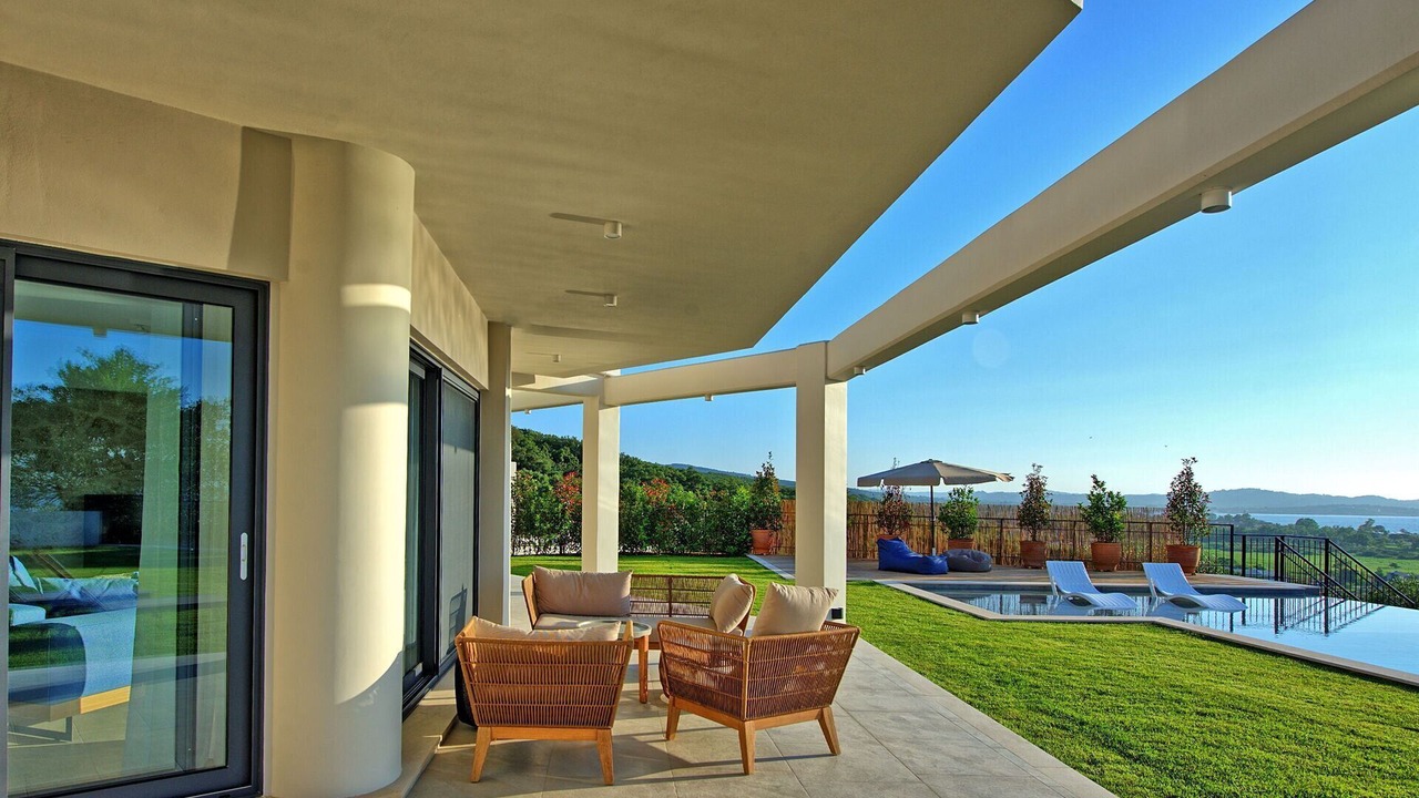 Photo of Patio Balcony in Almiros Beach