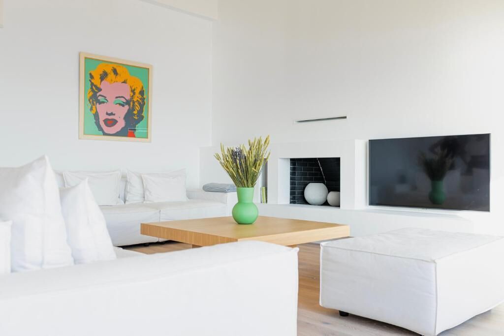 Photo of Livingroom in Lefktron