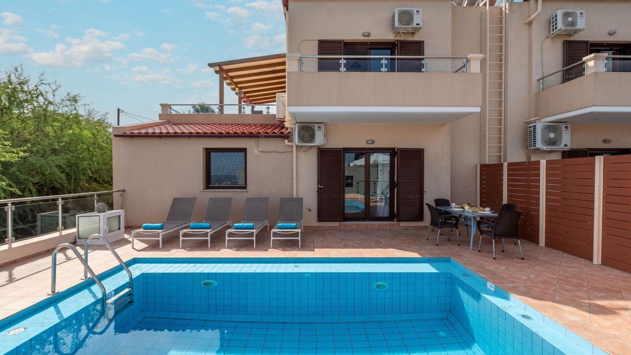 Photo of Outdoor in Pyrgos Psilonerou