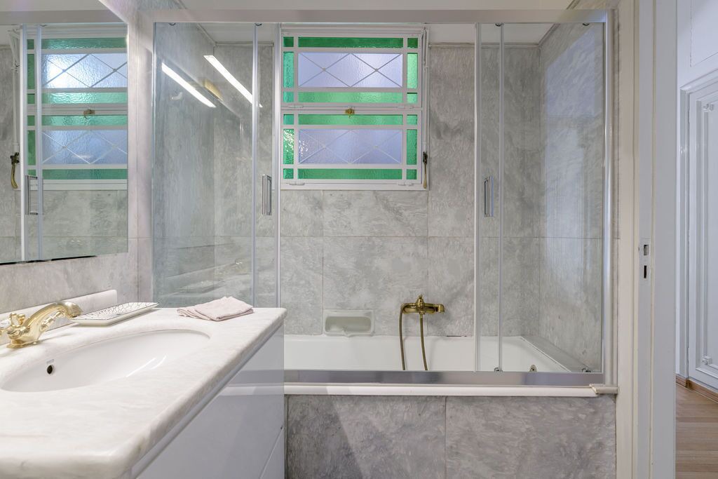 Photo of Bathroom in Plaka