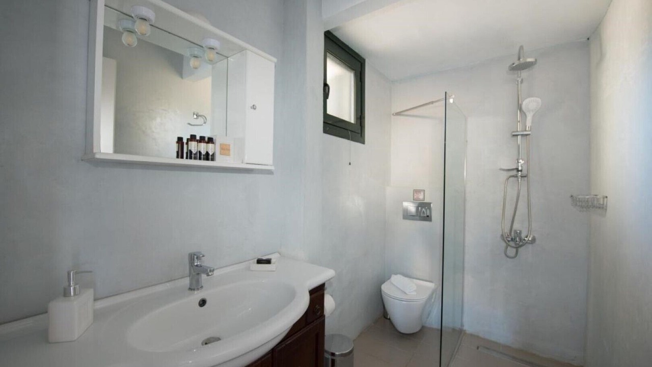 Photo of Bathroom in Kalamitsi