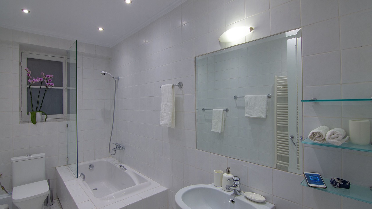 Photo of Bathroom in Plaka