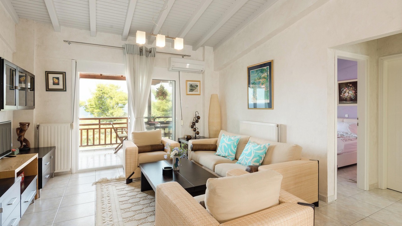 Photo of Livingroom in Neos Marmaras
