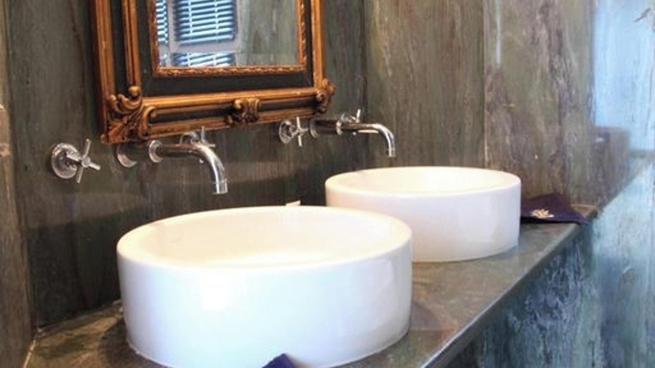 Photo of Bathroom in Eretria