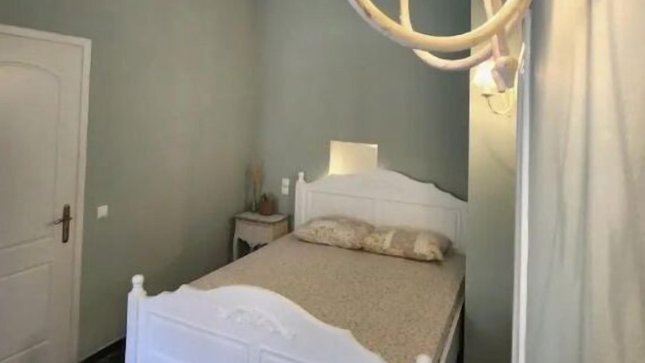 Photo of Bedroom in Paleopolis