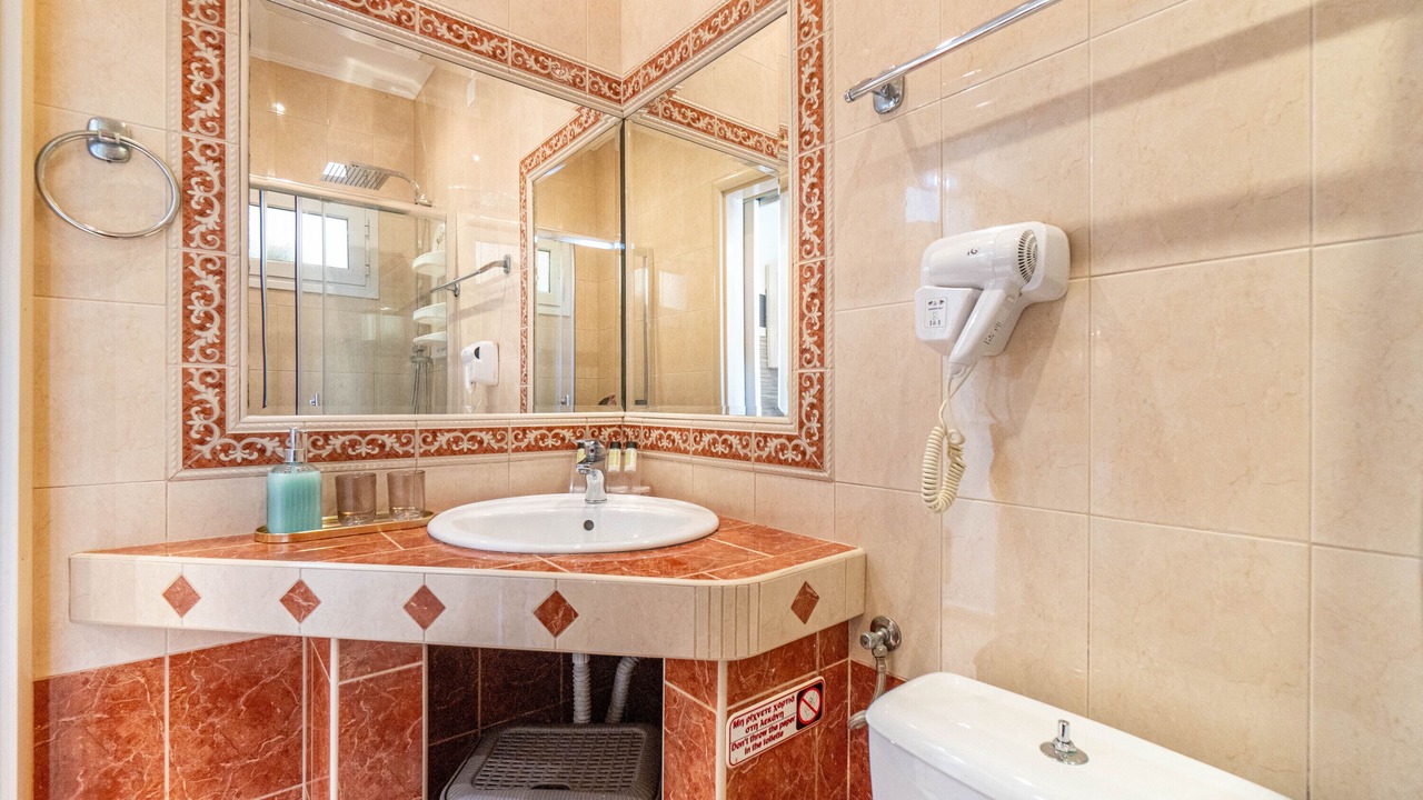 Photo of Bathroom in Lakones