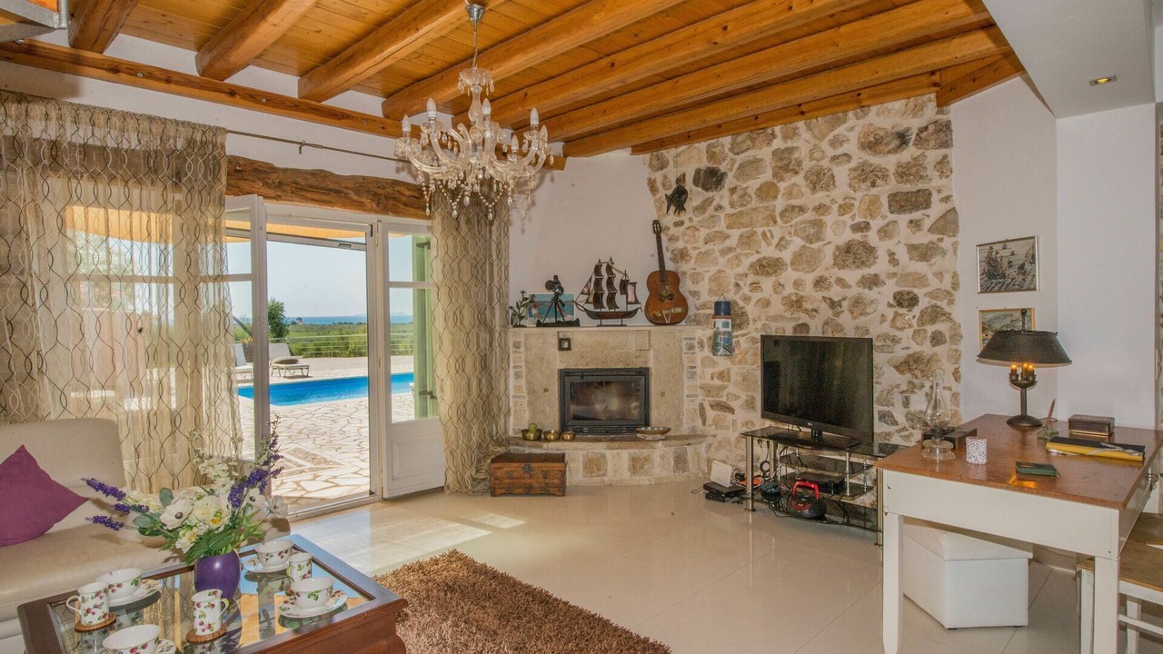 Photo of Livingroom in Petaleia