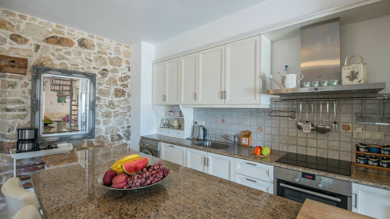 Photo of Kitchen in Petaleia
