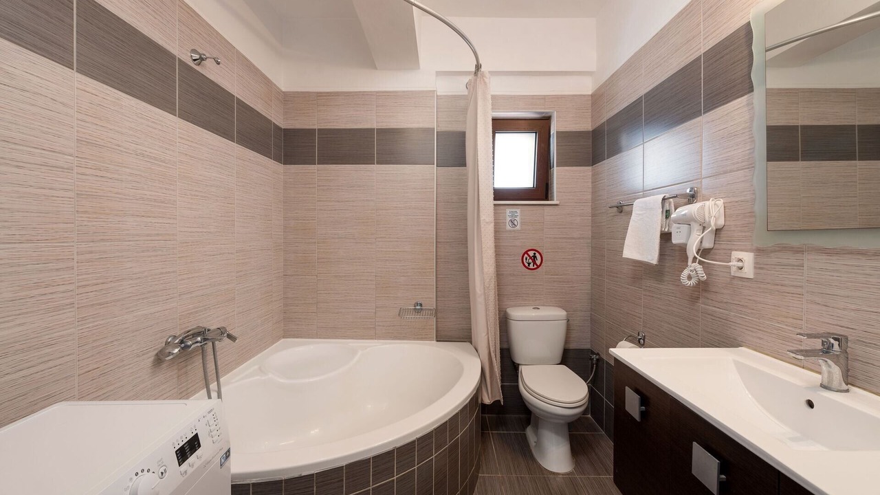 Photo of Bathroom in Pyrgos Psilonerou