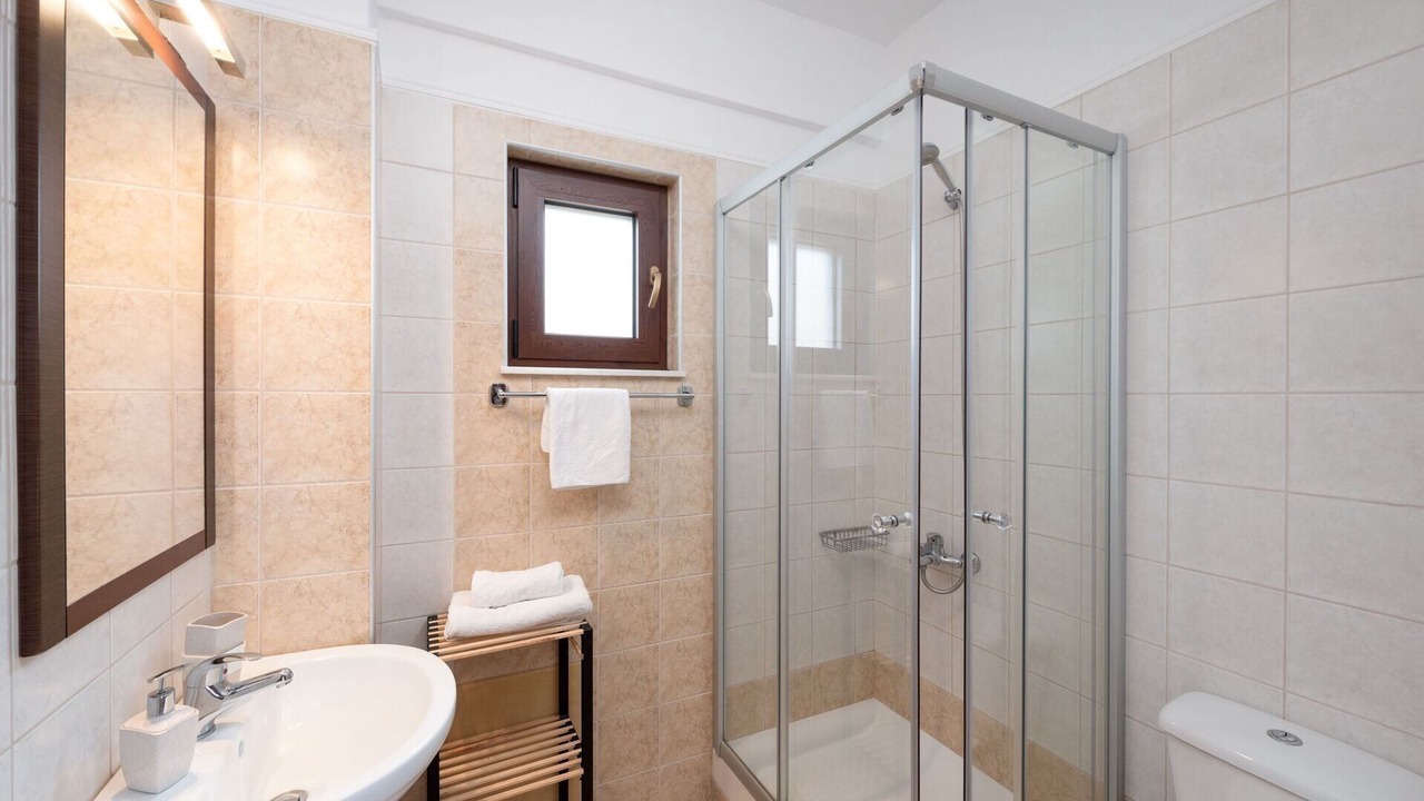 Photo of Bathroom in Pyrgos Psilonerou