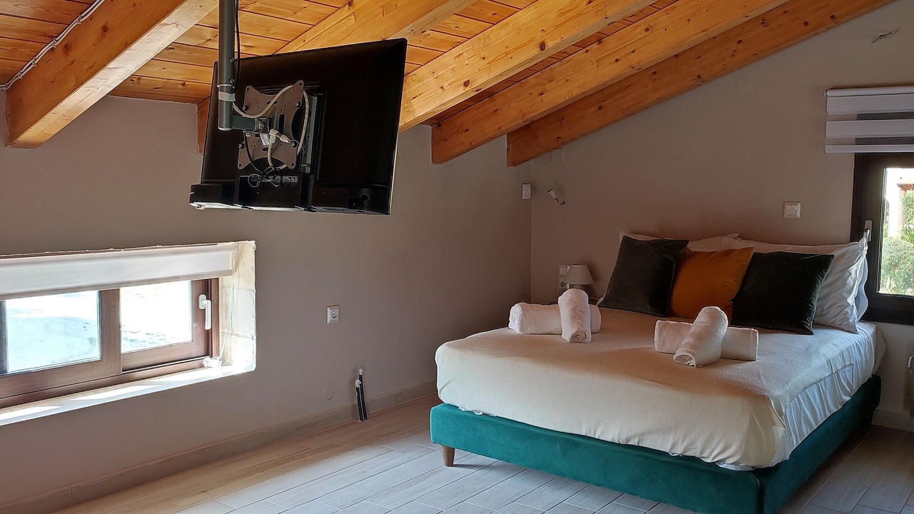 Photo of Bedroom in Exopoli
