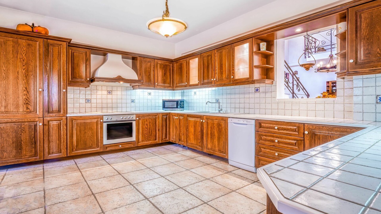 Photo of Kitchen in Petaleia
