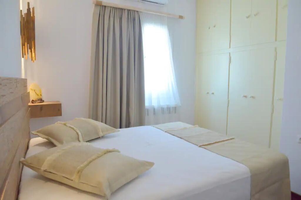 Photo of Bedroom in Adamas