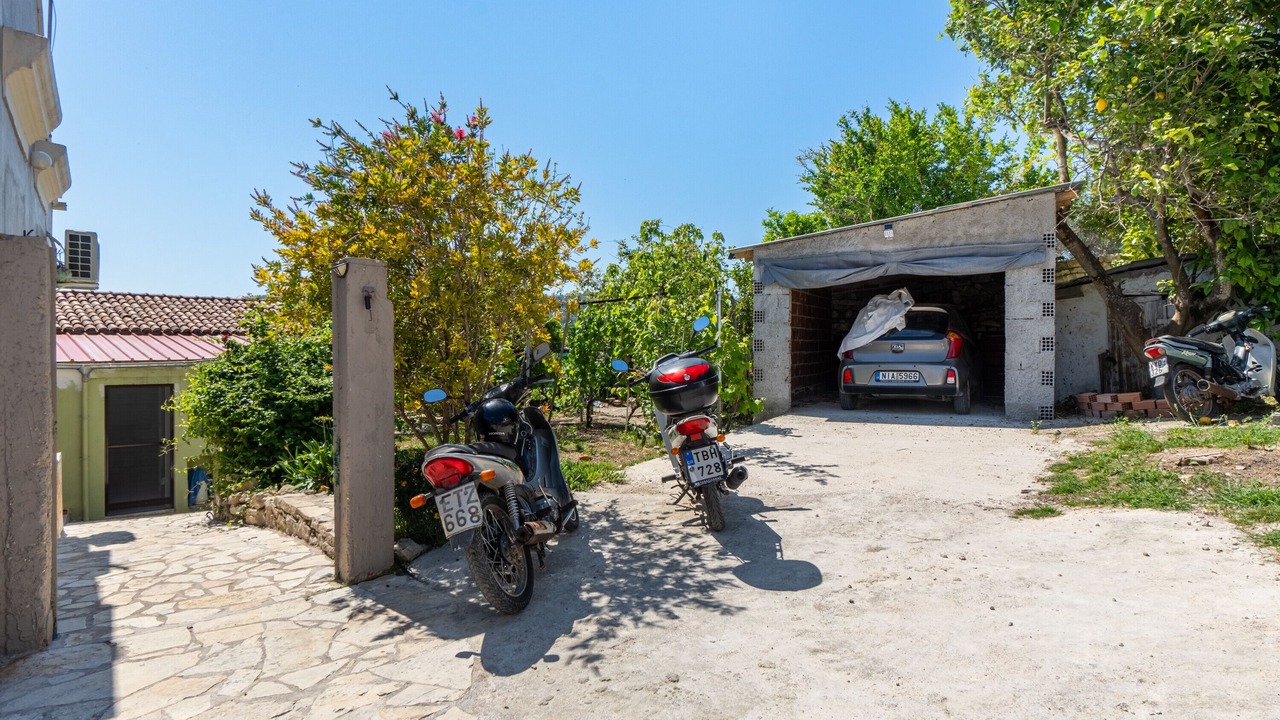 Photo of Outdoor in Koutsi