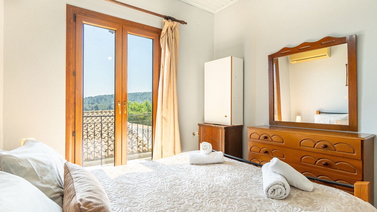 Photo of Bedroom in Koutsi