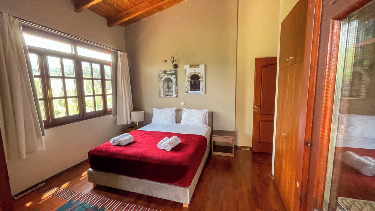 Photo of Bedroom in Skines