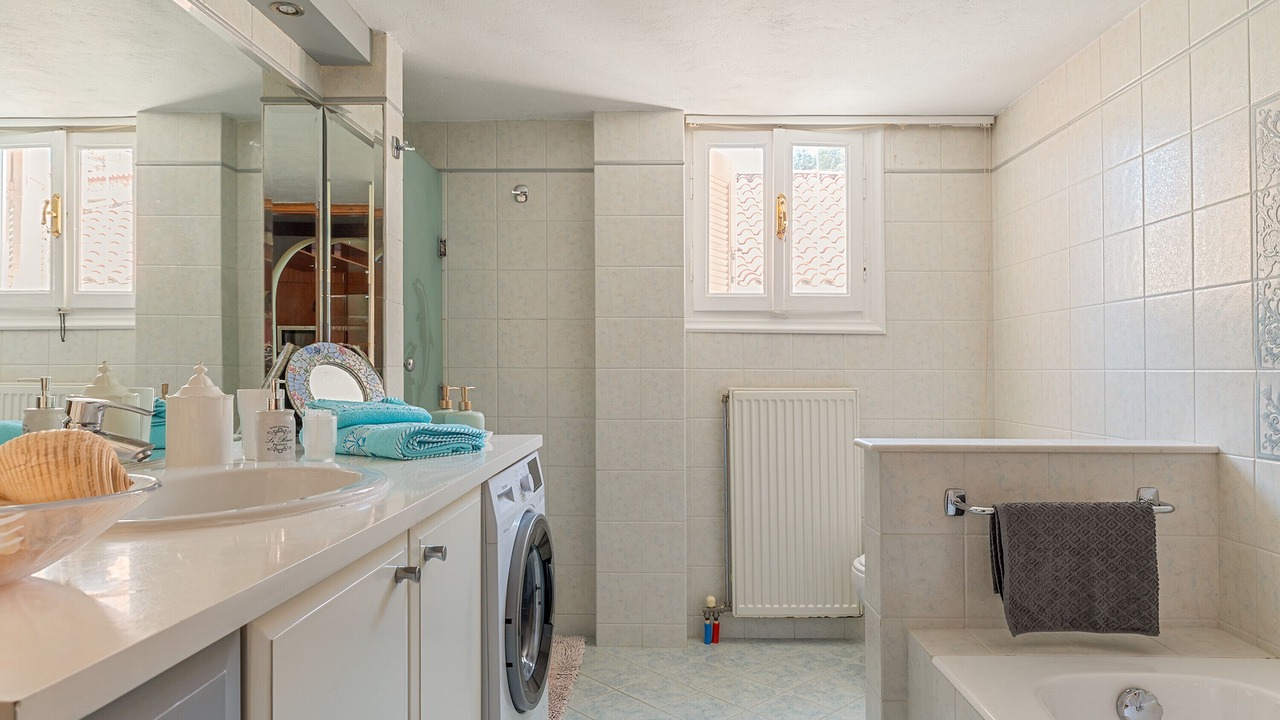 Photo of Bathroom in Gythio