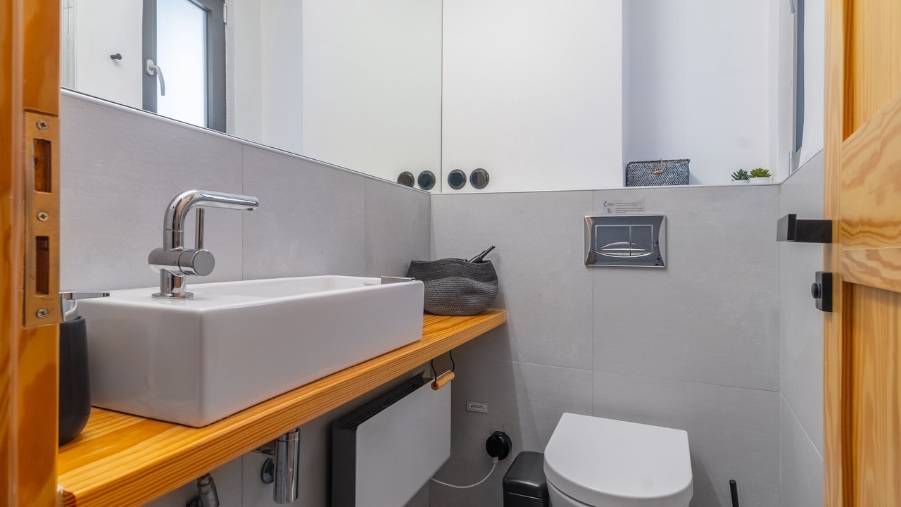 Photo of Bathroom in Plaka